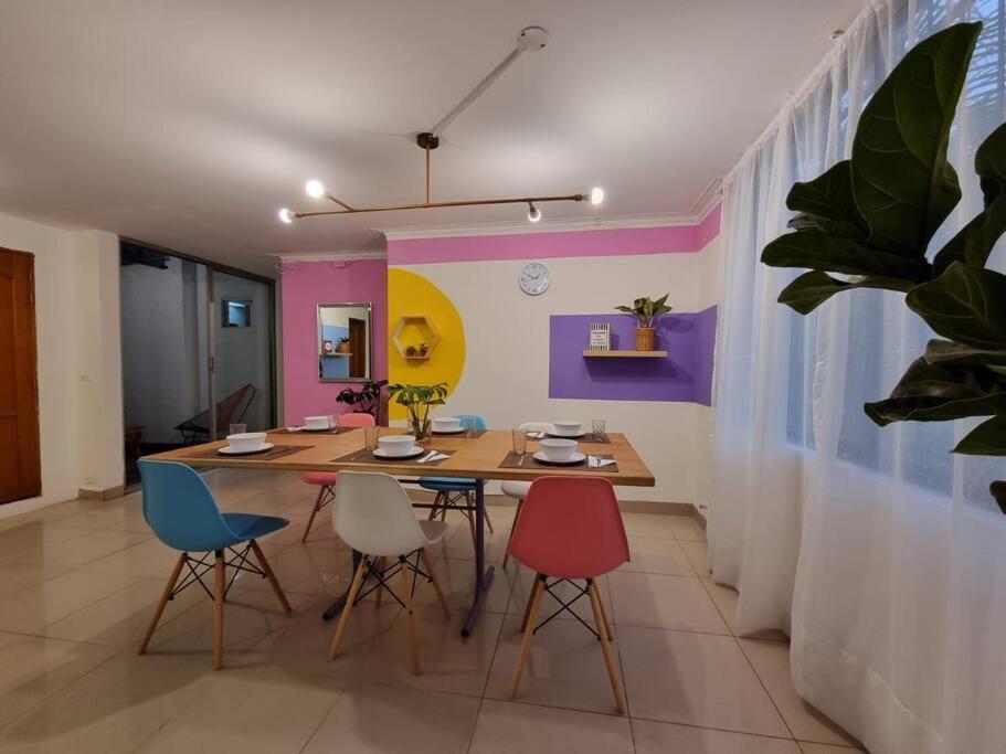El Jardin De Manila Lägenhet Medellín Exteriör bild